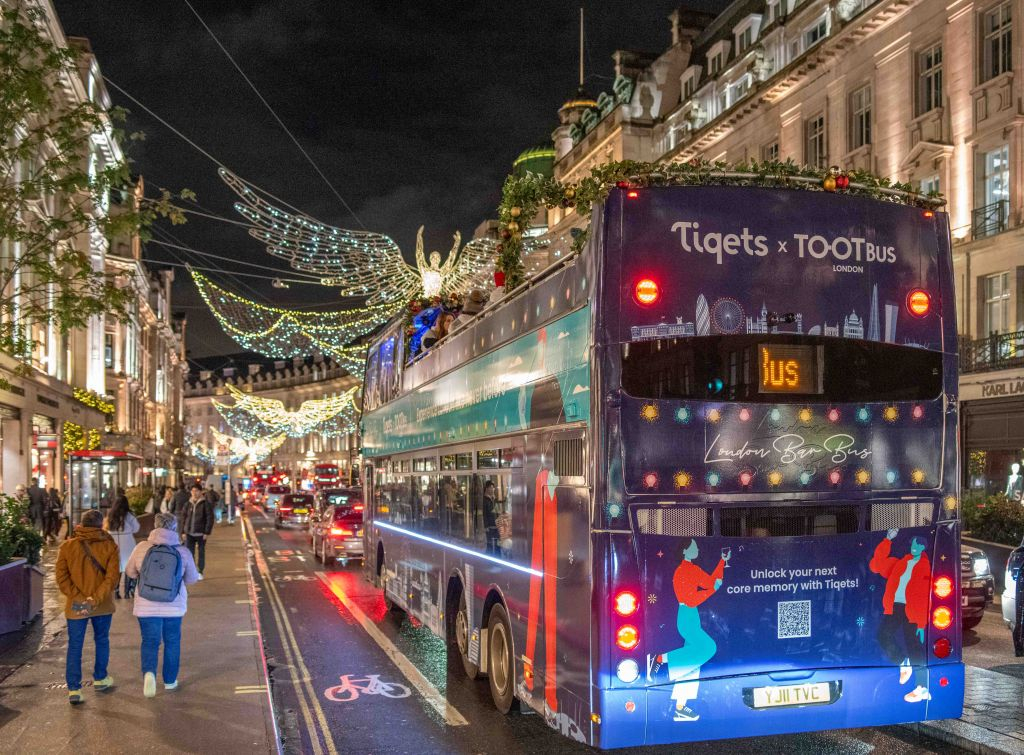Tootbus London: Bar Bus Tour