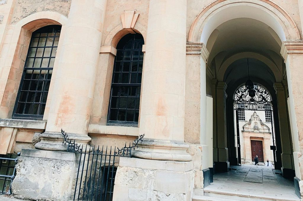 Official Oxford University & City Walking Tour