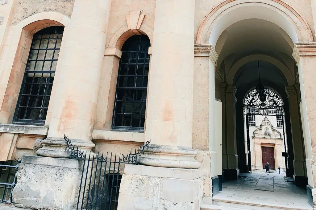 Official Oxford University & City Walking Tour