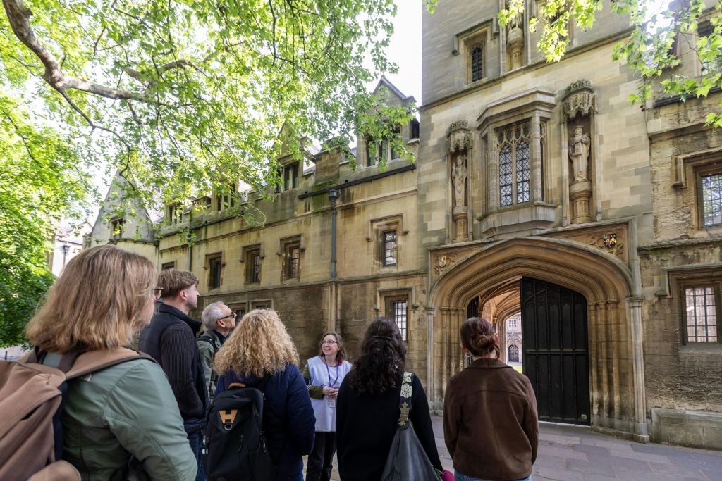 Official Oxford University & City Walking Tour