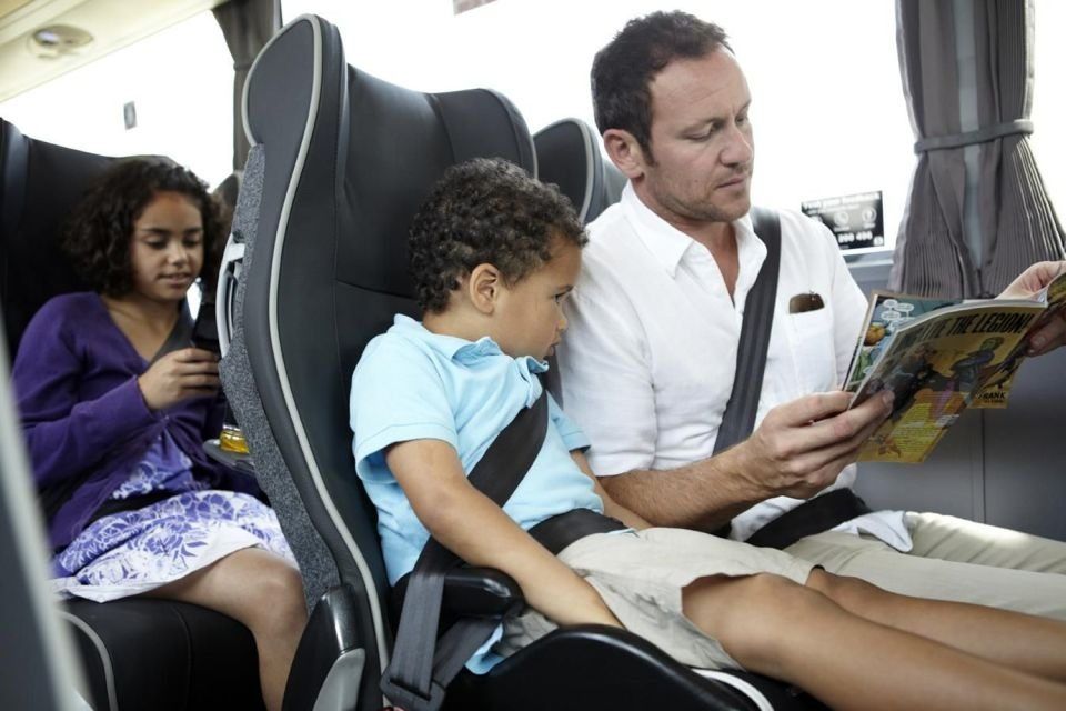 Bus between Gatwick Airport and London