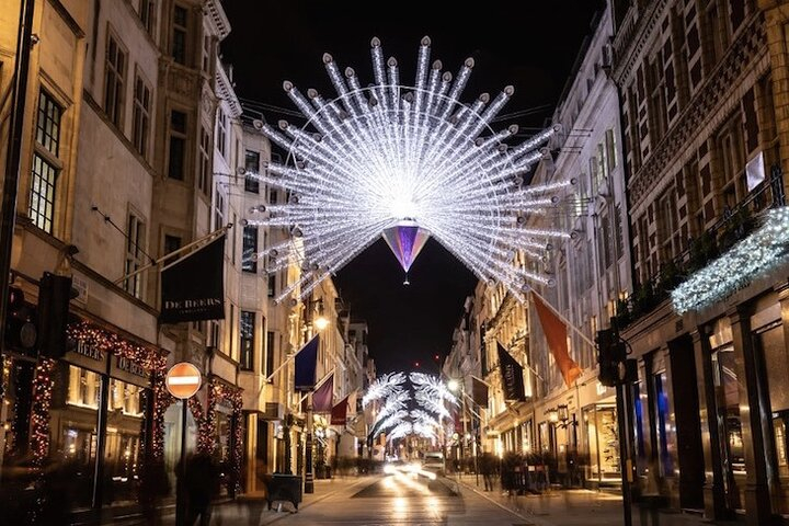 London Christmas Lights Experience on a Vintage Open-Top Bus