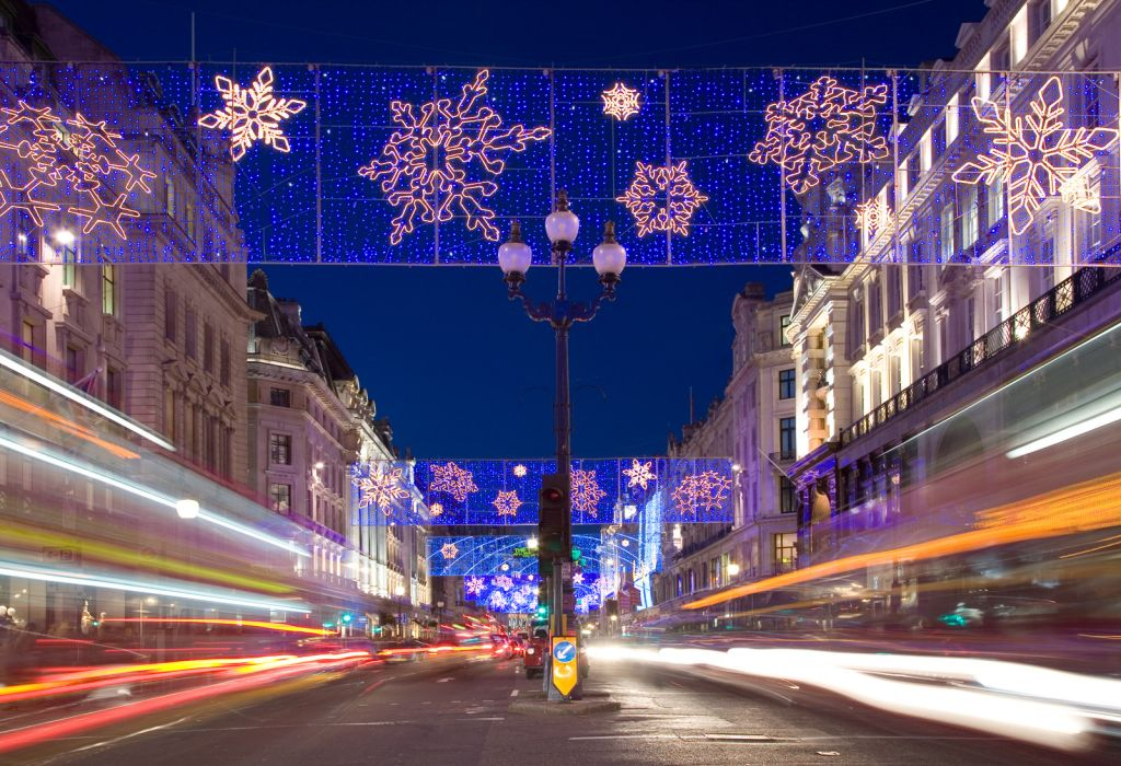 London Christmas Lights Experience on a Vintage Open-Top Bus