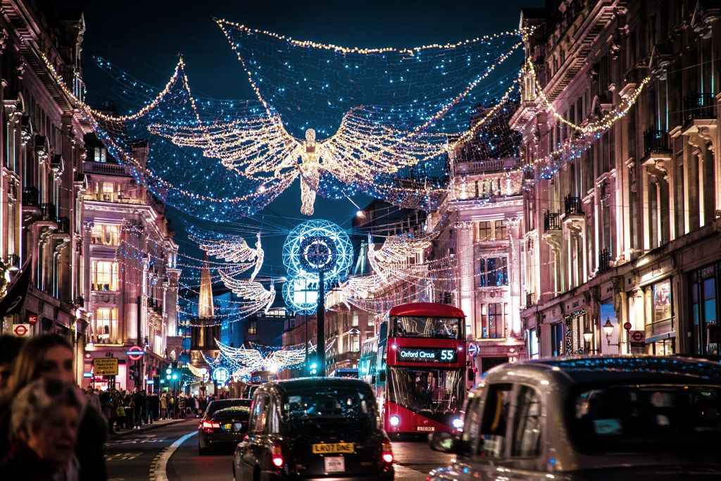 London Christmas Lights Experience on a Vintage Open-Top Bus