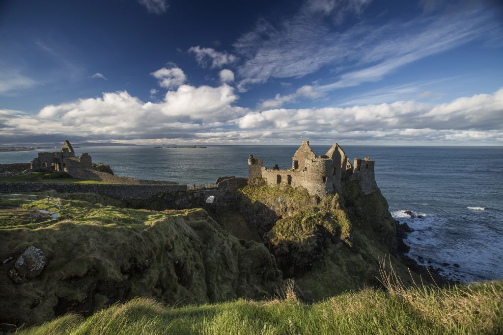 Tour delle Giant's Causeway + tour dei luoghi delle riprese di Game of Thrones da Belfast