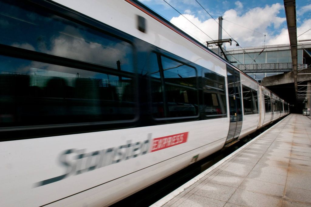 Traslado de Trem do Aeroporto de Stansted para Liverpool Street