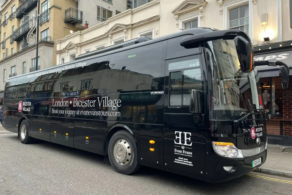 Bicester Shopping Village: Train + VIP Pass
