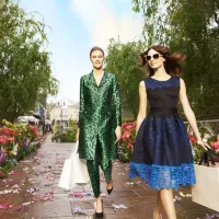 Bicester Shopping Village: Train + VIP Pass