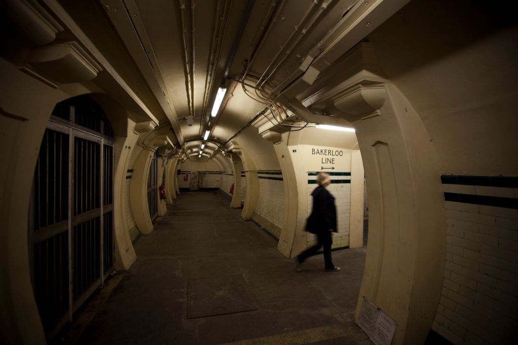 London Aldwych: Hidden Tube Station Tour