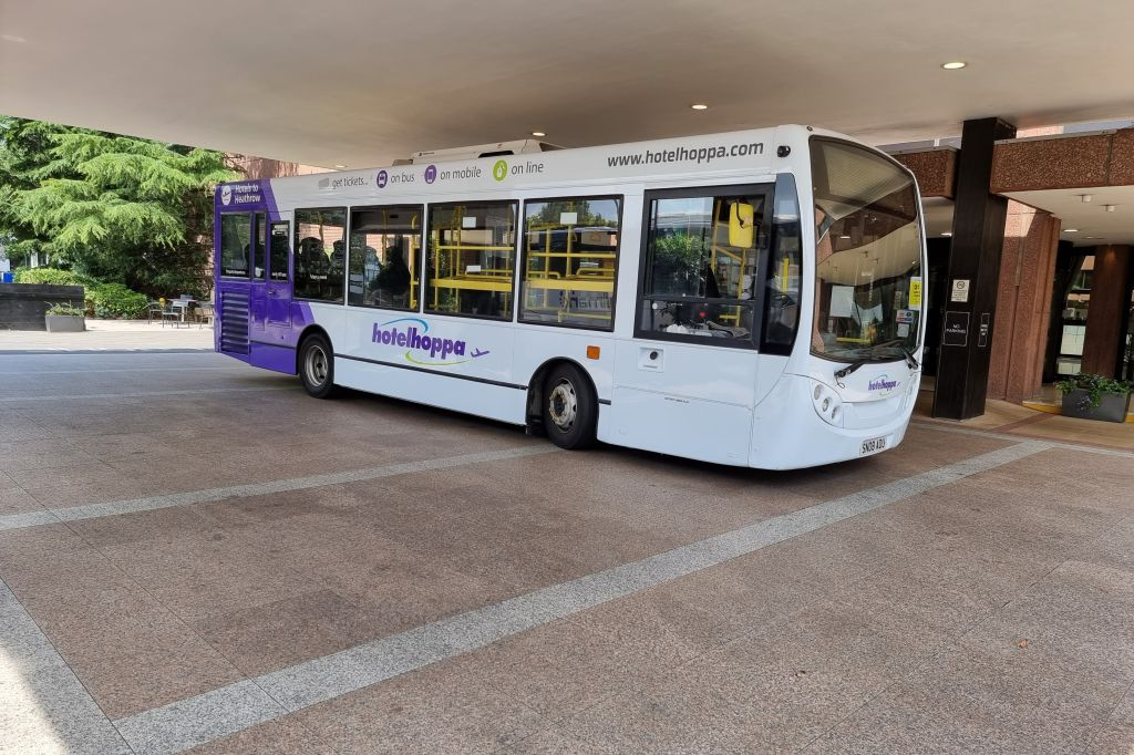 London: Bus Between Heathrow Airport and Heathrow Radisson RED Hotel