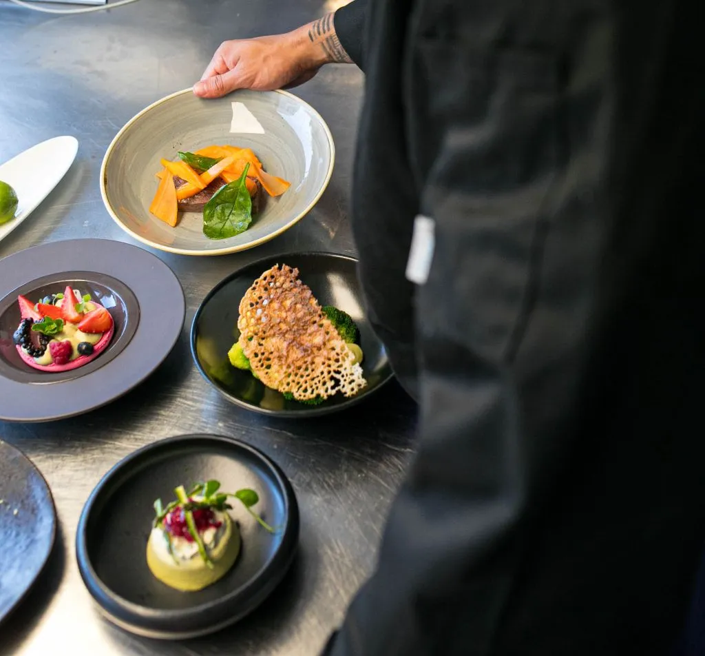 Bustronome: Gastronomic meal on a bus in London