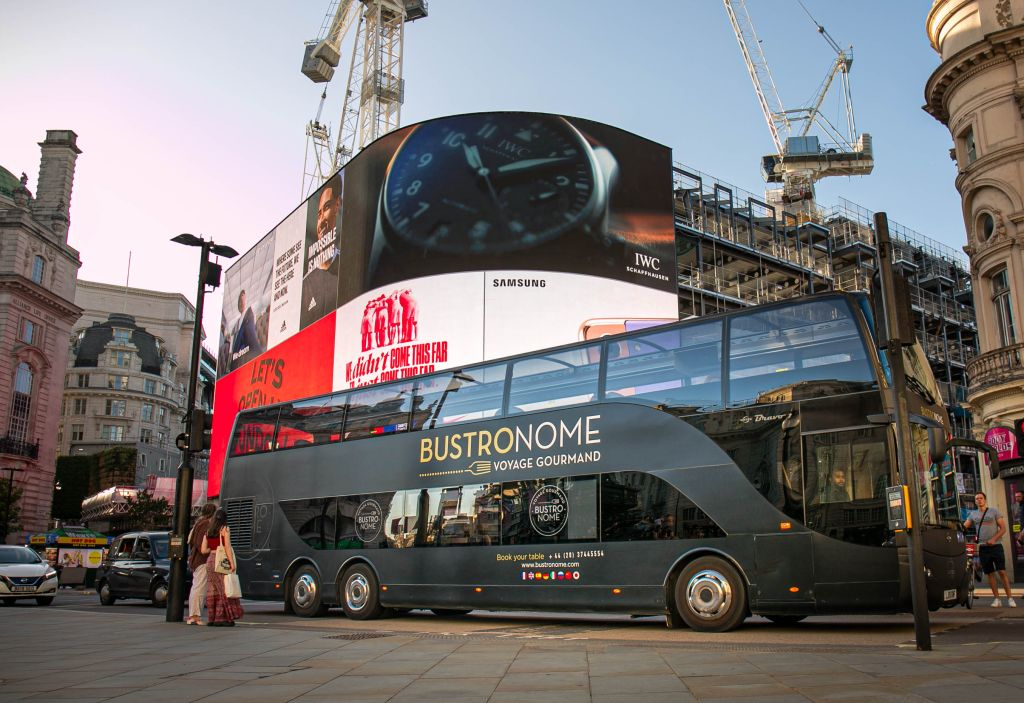 Bustronome: Gastronomic meal on a bus in London