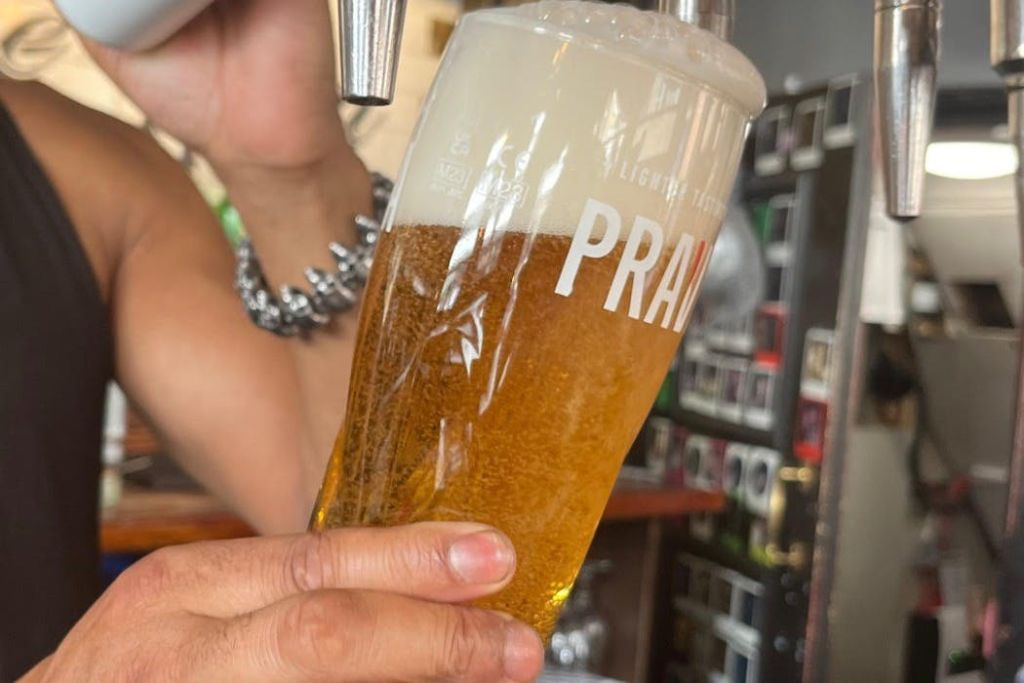 London: Historic Pub Walking Tour