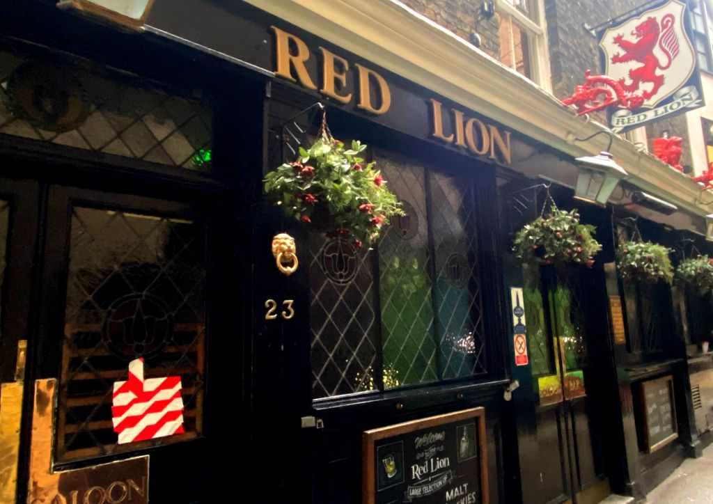 London: Historic Pub Walking Tour