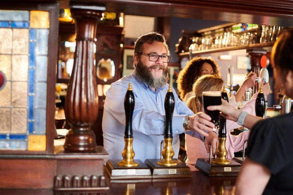 London: Historic Pub Walking Tour
