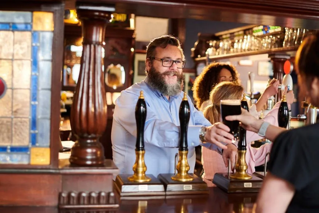 London: Historic Pub Walking Tour
