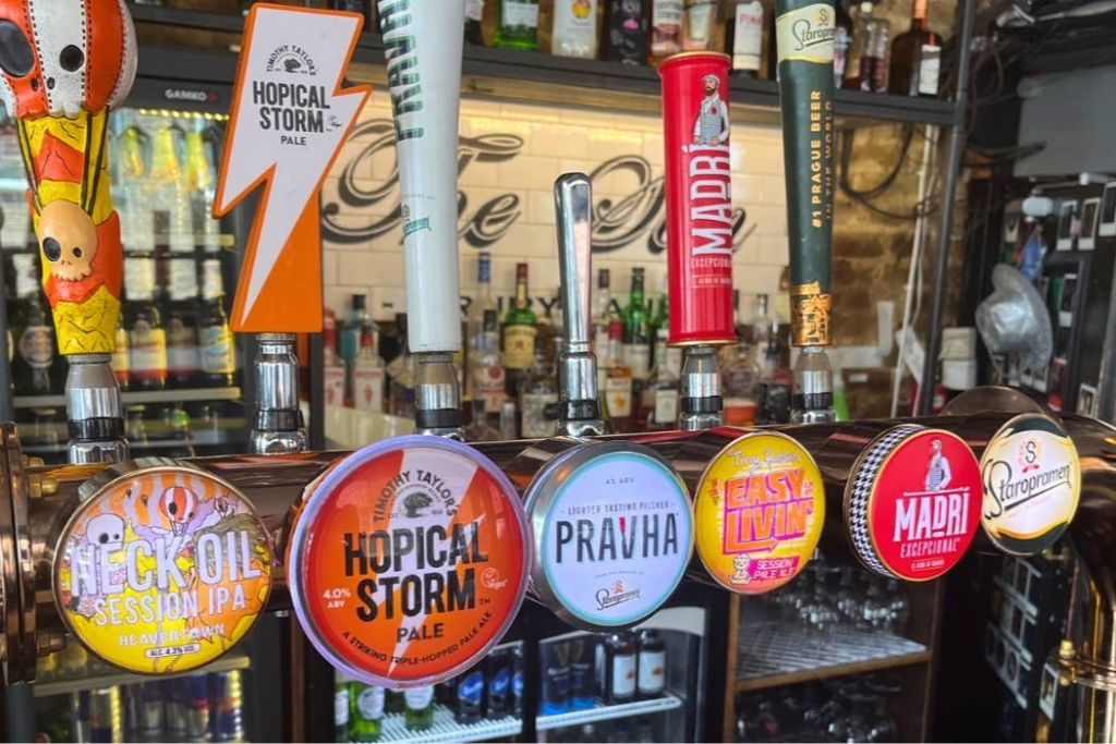 London: Historic Pub Walking Tour