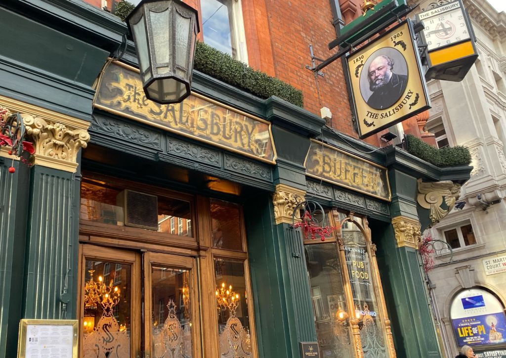 London: Historic Pub Walking Tour