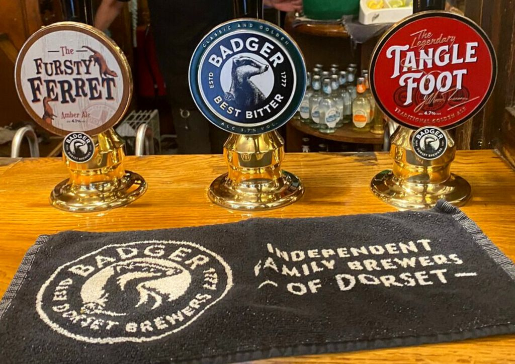 London: Historic Pub Walking Tour