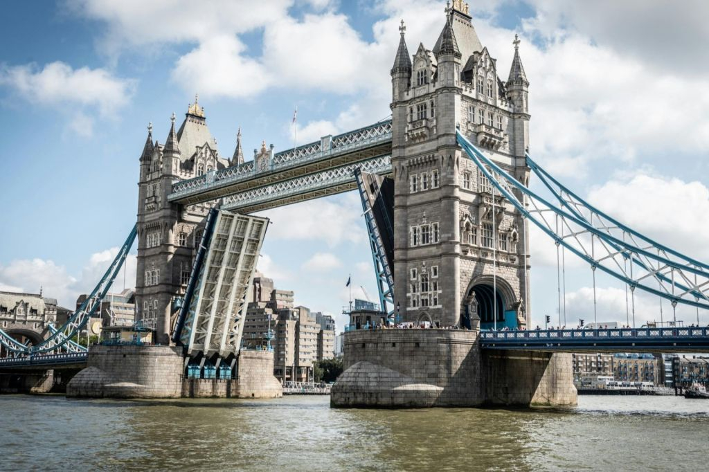 London Top 30 Landmarks: Guided Walking Tour