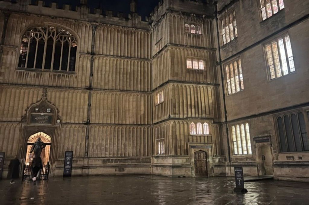 Oxford Official Ghost Tour