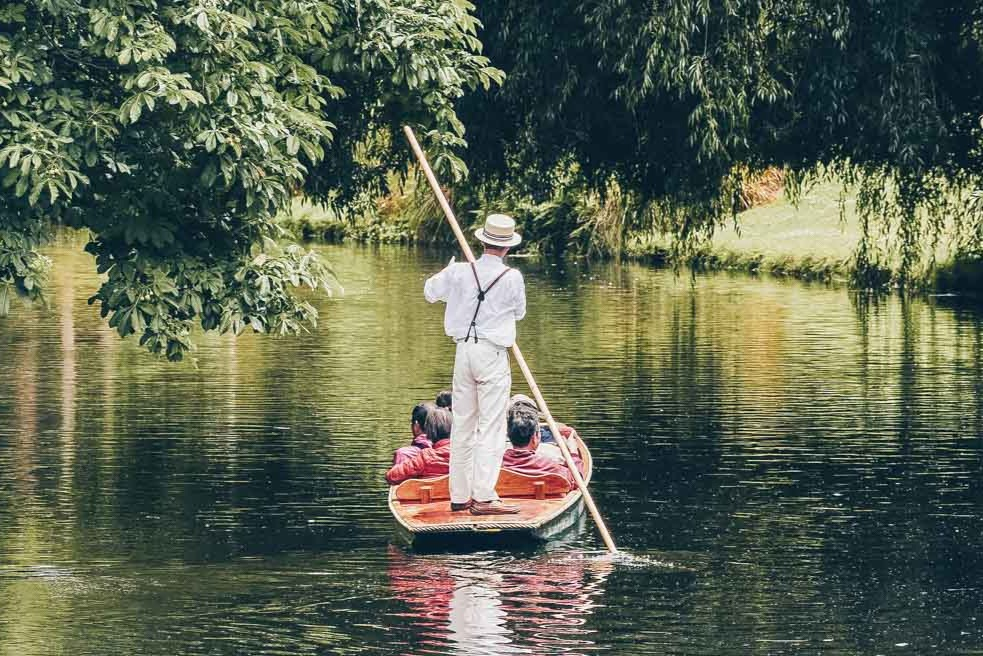 Oxford University Punting Tour Led By University Students