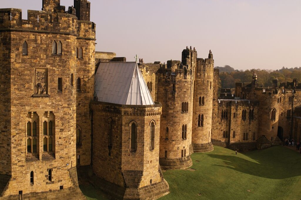 Alnwick Castle and Scottish Borders Tour including Castle Admission