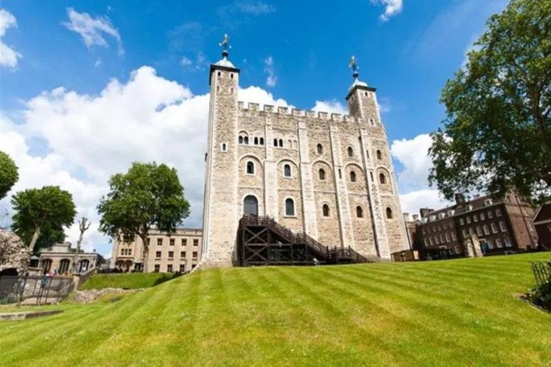 London: Harry Potter Tour, Tower of London and Thames Cruise