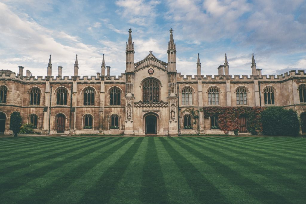 Oxford & Cambridge: Guided Day Tour from London