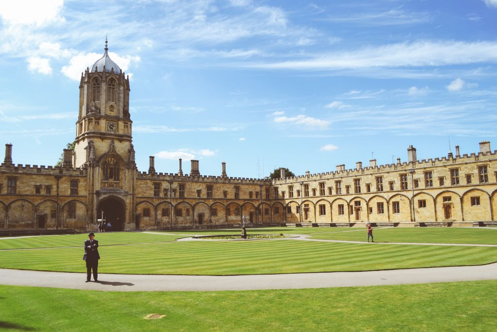 Oxford & Cambridge: Guided Day Tour from London