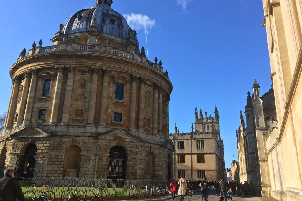 Oxford & Cambridge: Guided Day Tour from London