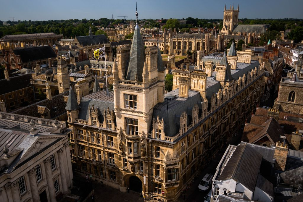 Oxford & Cambridge: Guided Day Tour from London
