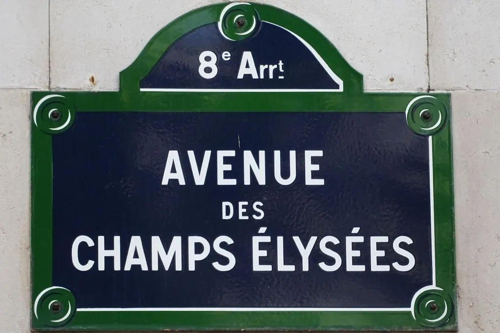 Paris: Small Group Tour from London + Seine River Cruise