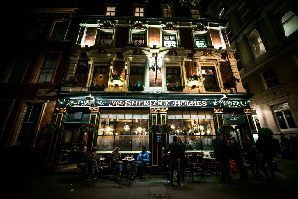 London: Jack the Ripper Guided Coach Tour with Fish & Chips