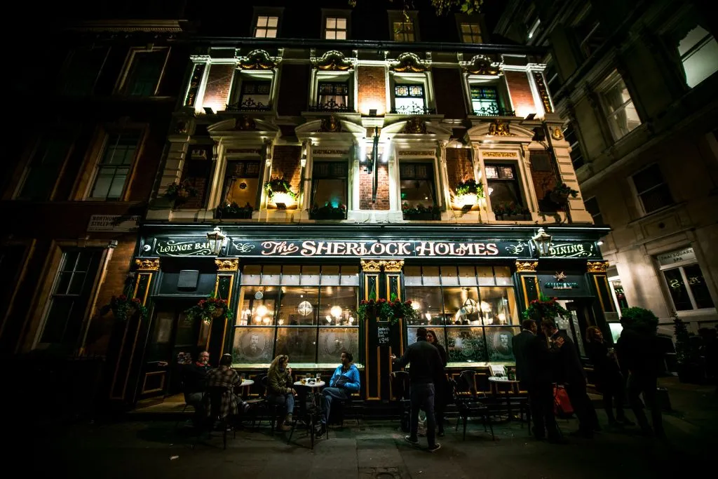 London: Jack the Ripper Guided Coach Tour with Fish & Chips