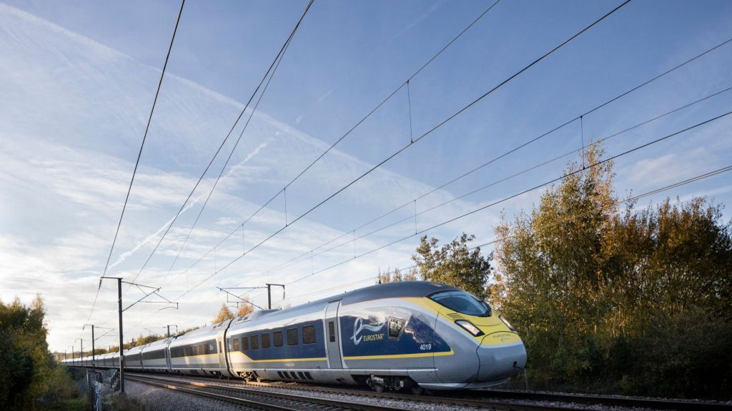 Paris Explorer Full-Day Tour from London
