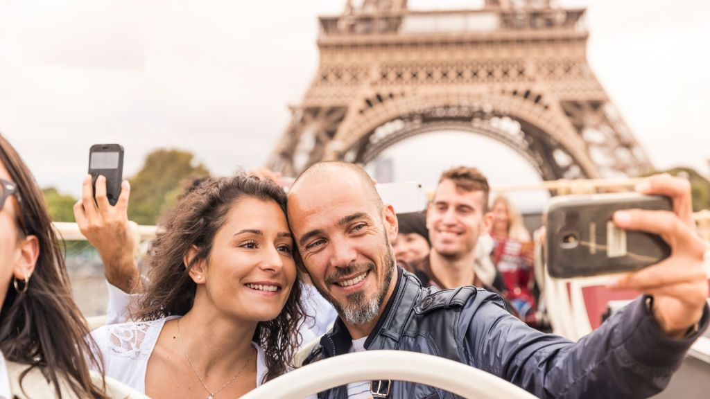 Paris Explorer Full-Day Tour from London