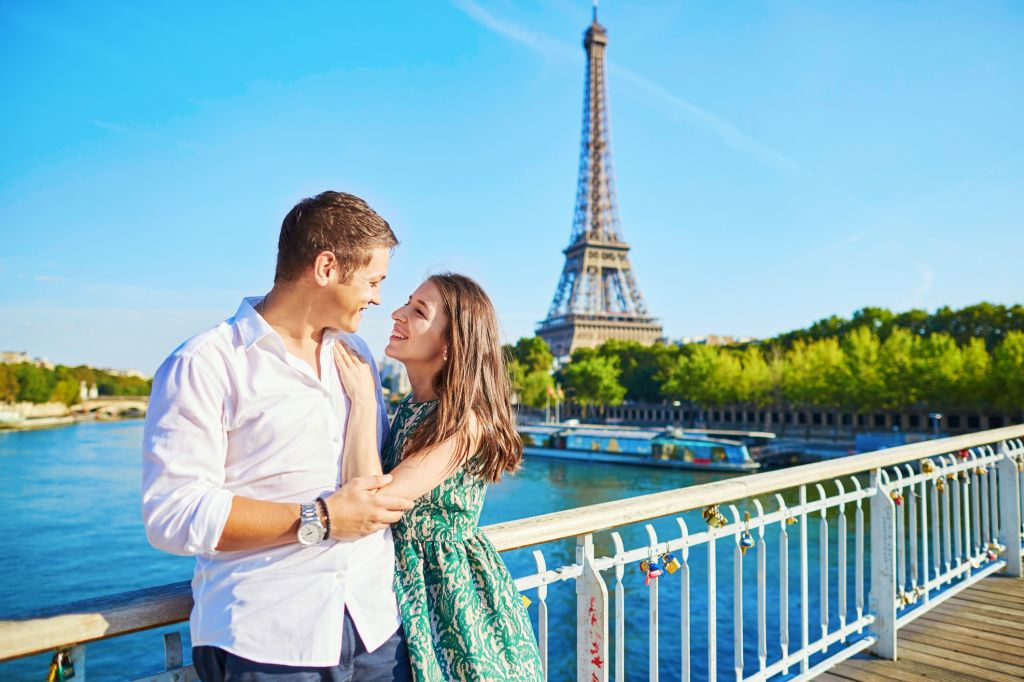 Paris Explorer Full-Day Tour from London