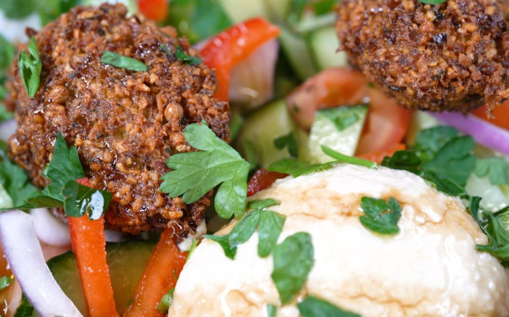 London: Food Tour With 8+ Stops