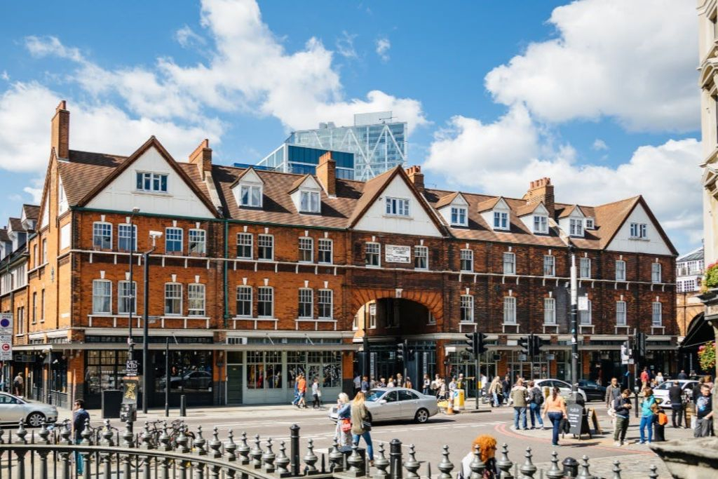 London: Food Tour With 8+ Stops