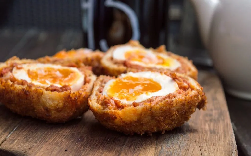 London: Food Tour With 8+ Stops