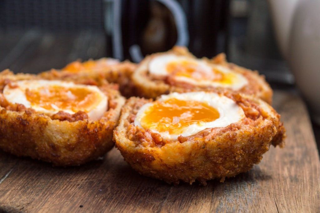 London: Food Tour With 8+ Stops
