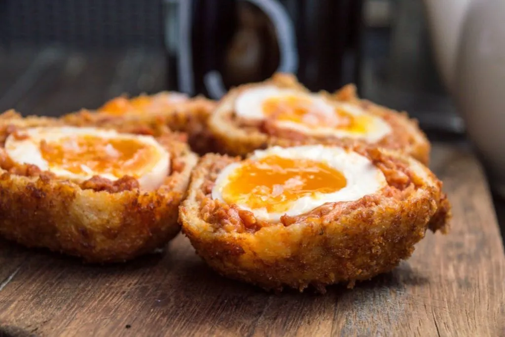 London: Food Tour With 8+ Stops