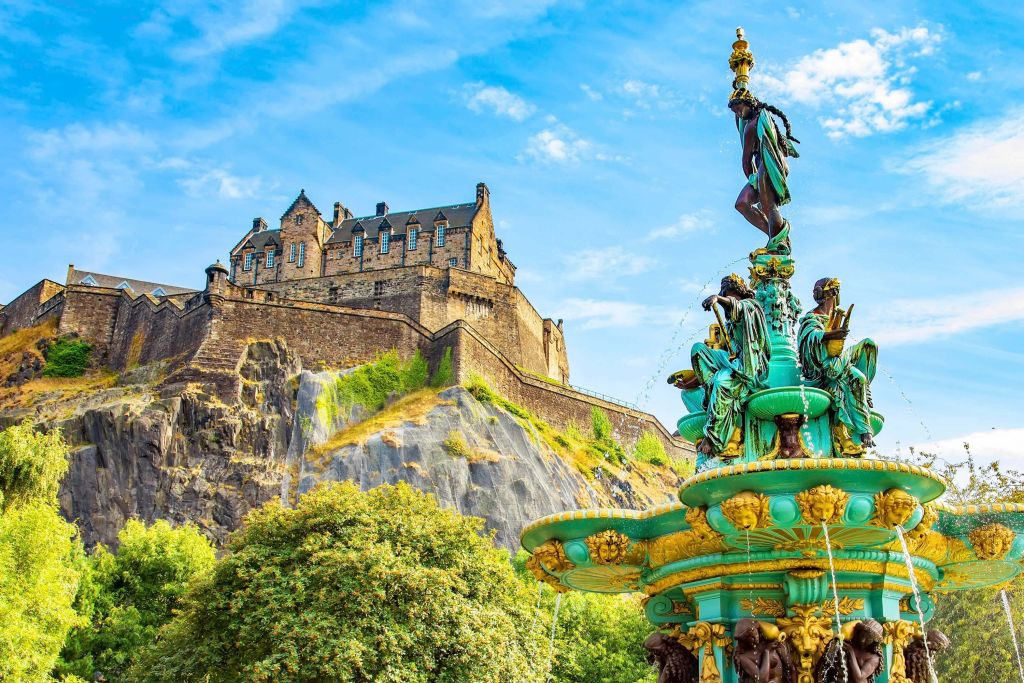 Edinburgh's Royal Mile: Independent Walking Tour with Audio Guide