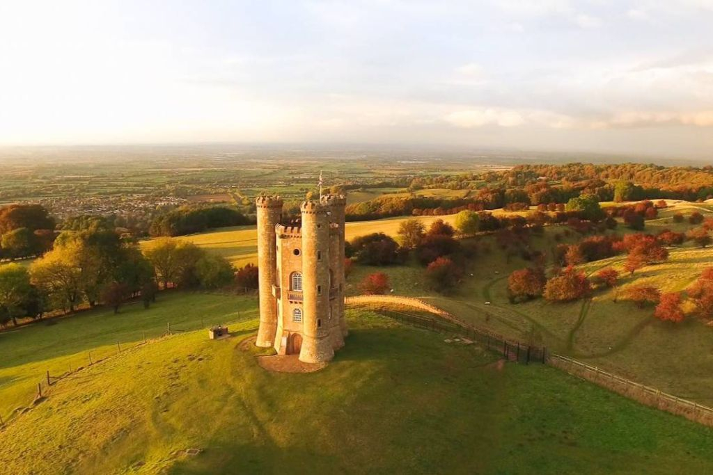 Cotswolds & Broadway Tower: Small Group Tour from London