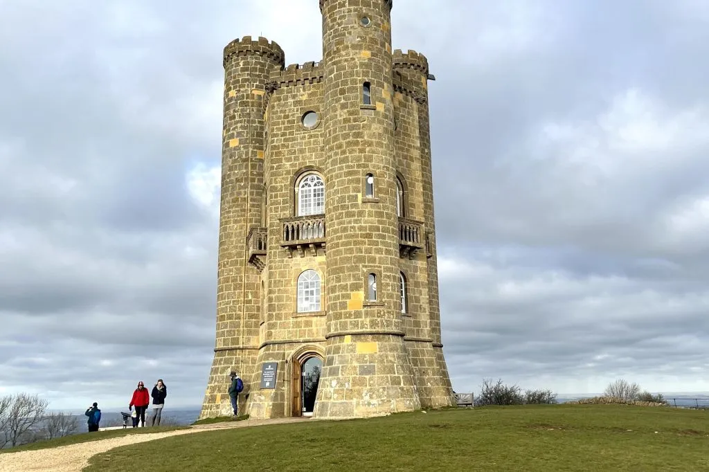 Cotswolds & Broadway Tower: Small Group Tour from London