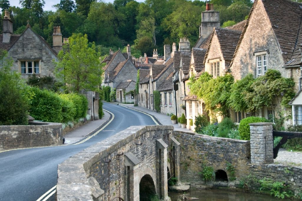 Cotswolds & Broadway Tower: Small Group Tour from London