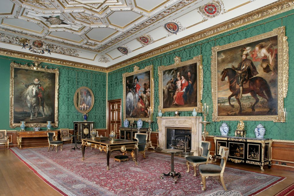 Stonehenge & Windsor Castle Tour from London