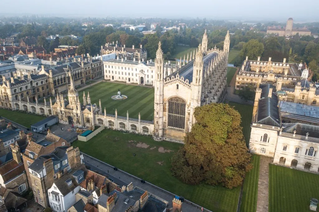 Combined Cambridge University Walking & Punting Tour With King’s College