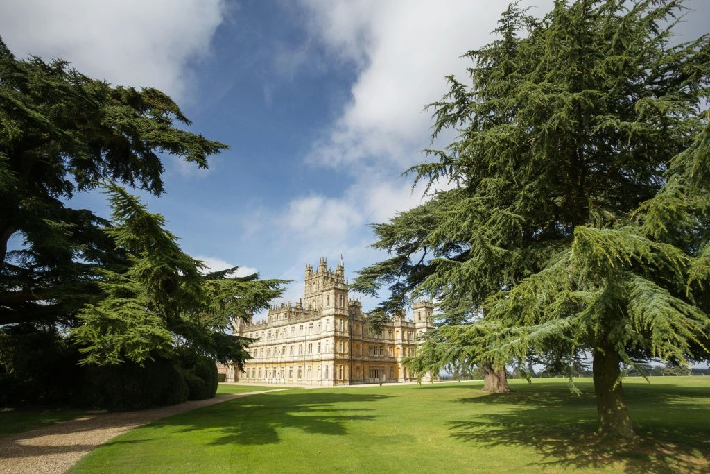 From London: Downton Abbey Tour and Walking Tour of Oxford